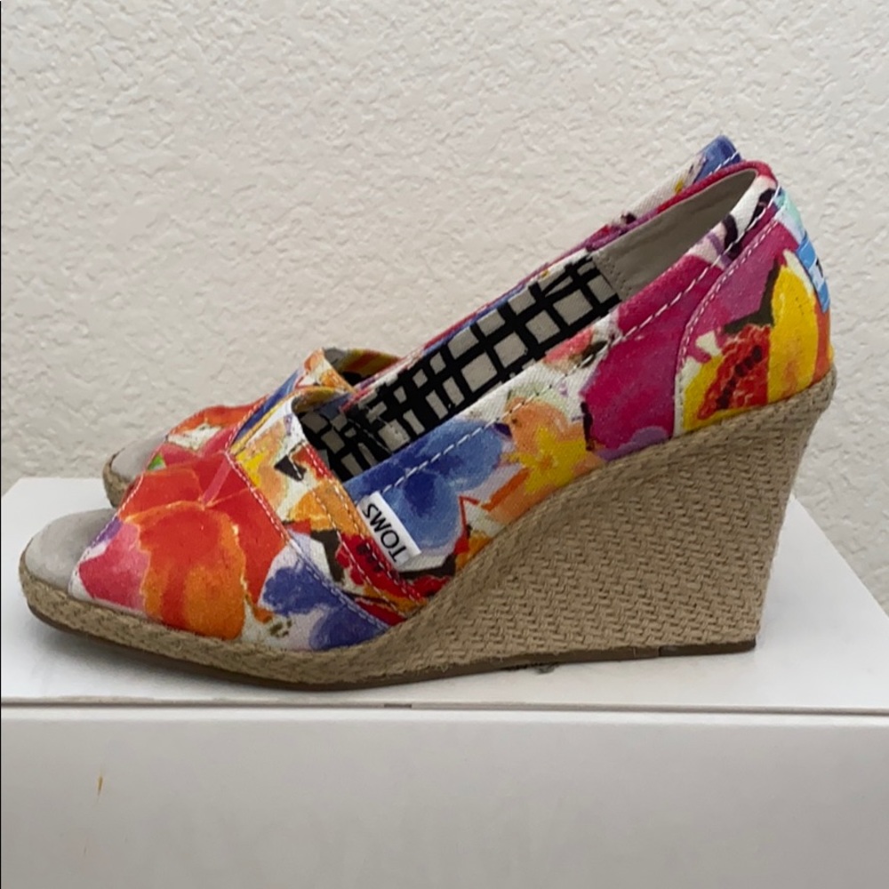 TOMS Watercolor Floral Wedges - Women’s Size 6.5